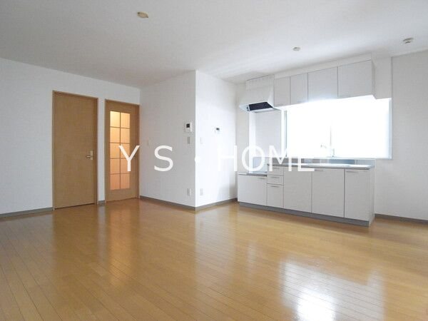 ホワイトビル リビング