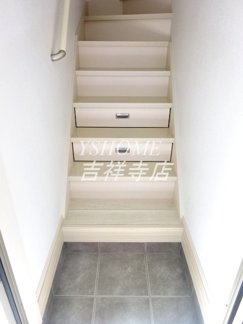 バーミープレイス吉祥寺Ⅱ 玄関