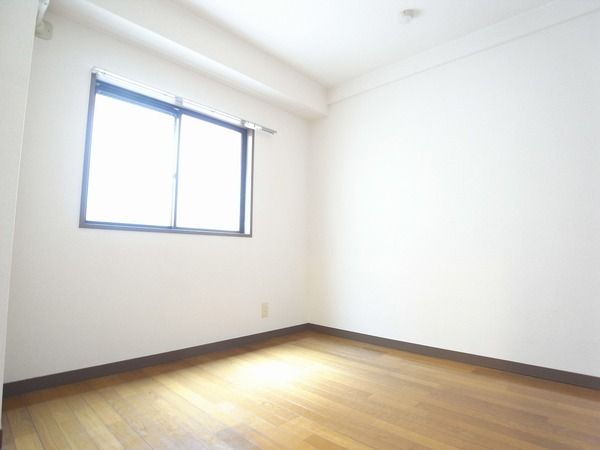 セルビスビル ベッドルーム