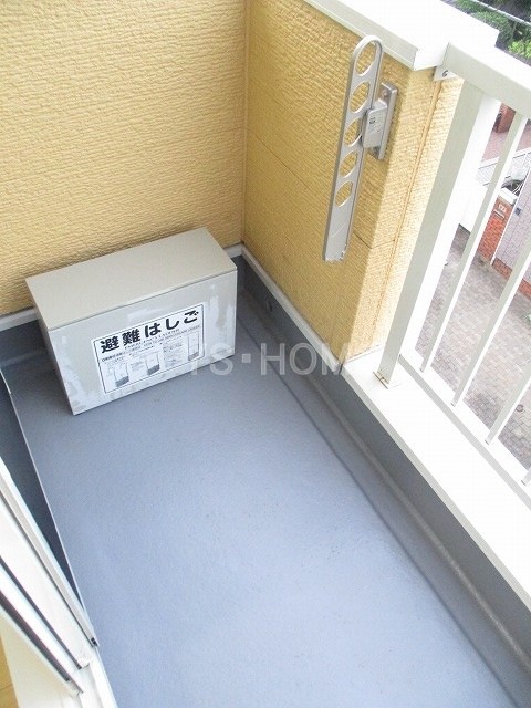 メゾン　ド　ルナロッサ ベランダ