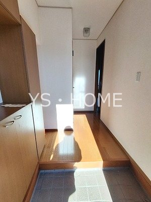 ベルコートB 玄関