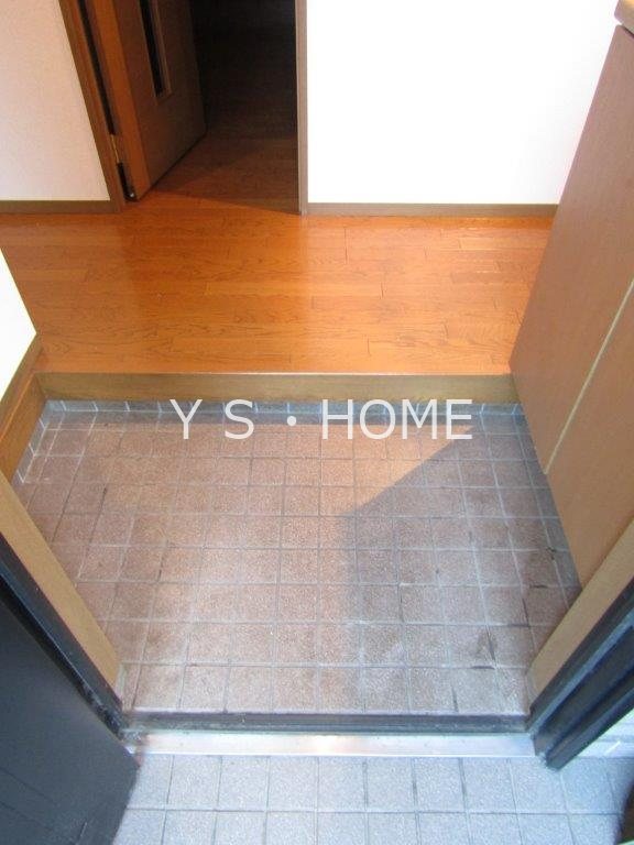 ロワゾブルーナミキ  玄関