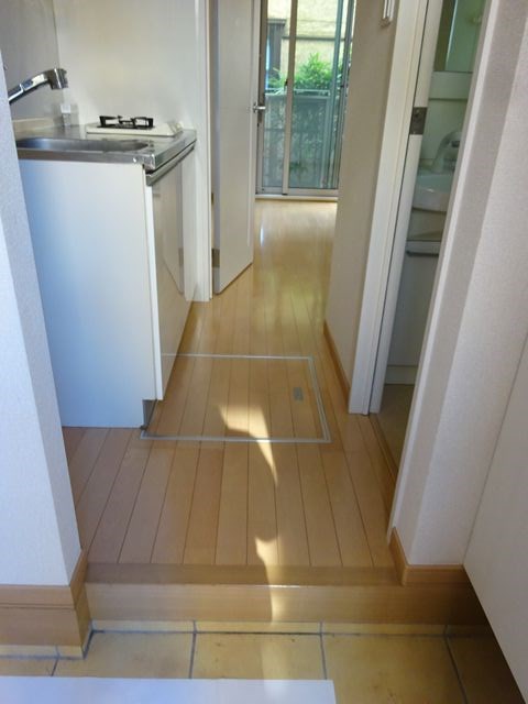 コージー国立 玄関