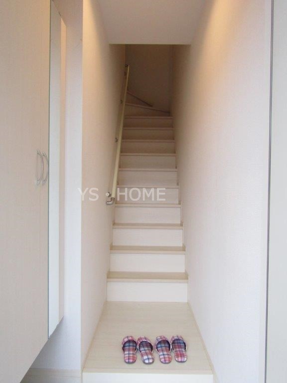 ルナマリア国立B 玄関