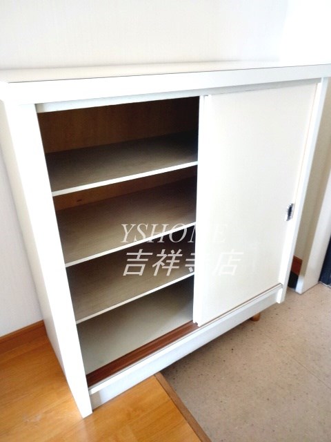 シャトル久我山 玄関