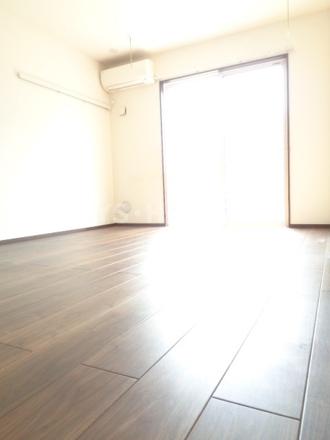 J wing East リビング