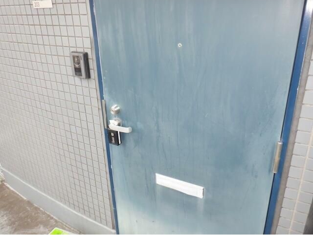 レジデンス国立 玄関