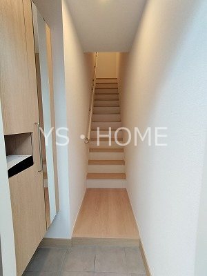 セレスティア小金井中町 玄関