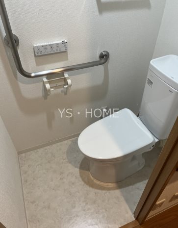 アドニス・モリヤ その他2