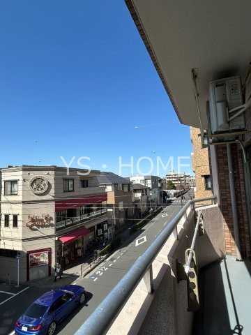 アドニス・モリヤ その他3