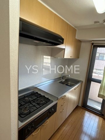 アドニス・モリヤ その他11