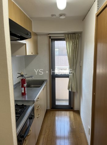 アドニス・モリヤ キッチン