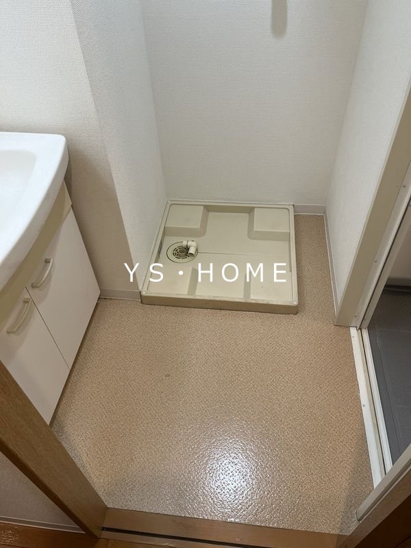 アドニス・モリヤ その他3