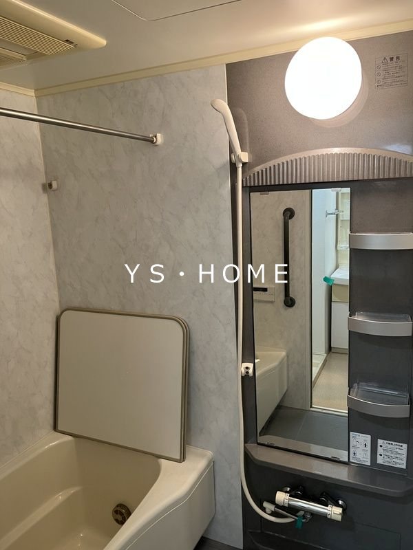 アドニス・モリヤ 風呂画像