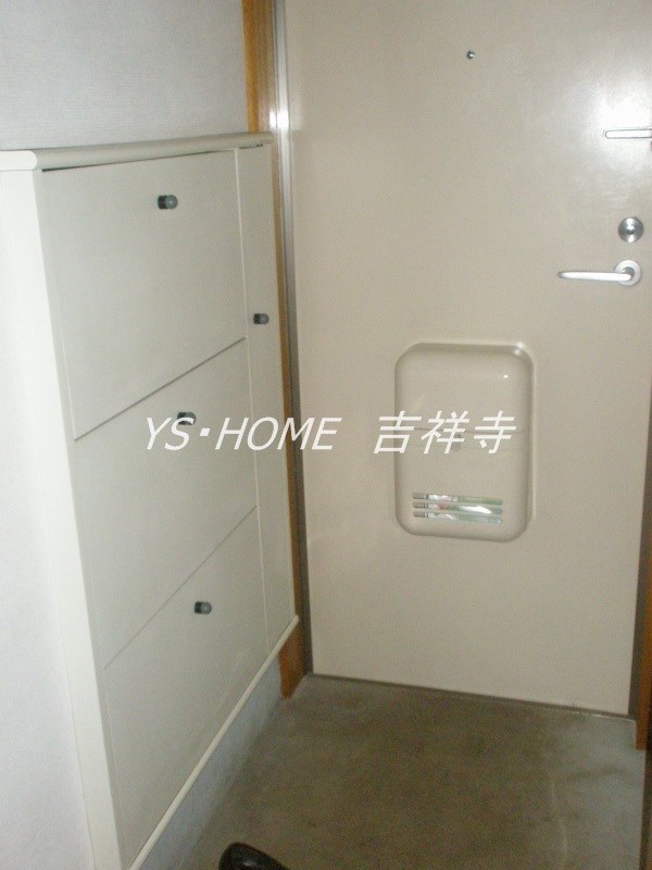 アベニュー四季 玄関