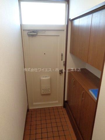 上水ハイツ 玄関