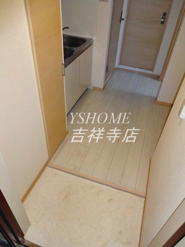 リブリ・GLANZ   玄関