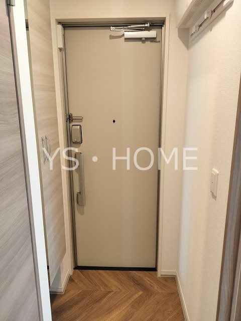 レーヴェ前原町 玄関