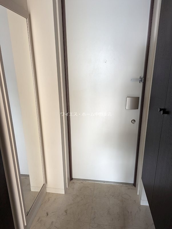 ドミール中野  玄関