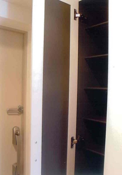 パインニードル　　 玄関