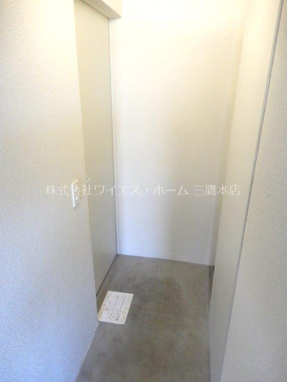 ブラヴィミタカ 玄関