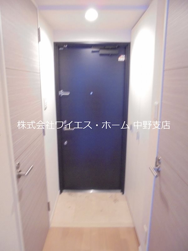 エスティメゾン新中野 玄関