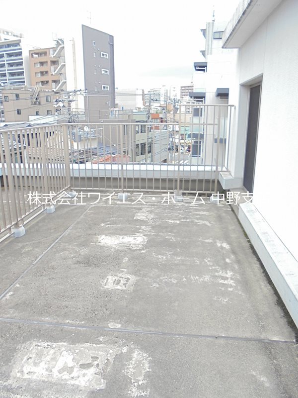 エスティメゾン新中野 ベランダ