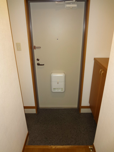 フォーレスト  玄関