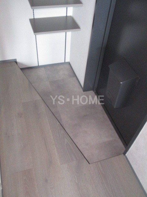 ロイヤルメゾン荻窪 玄関