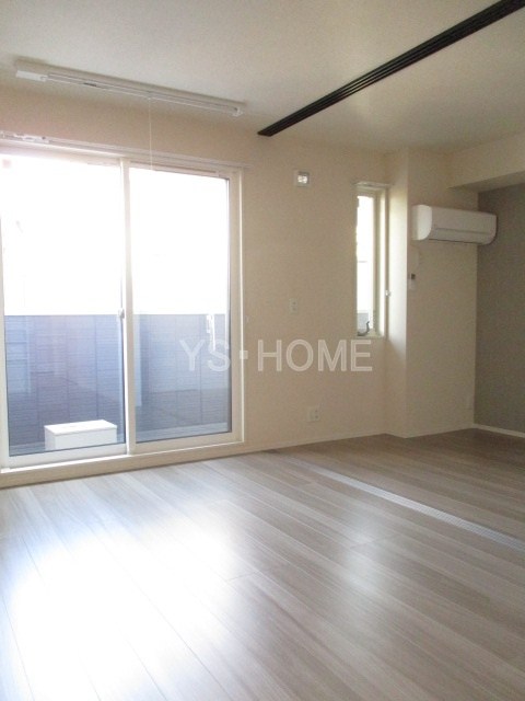 ロイジェント井荻C棟 リビング