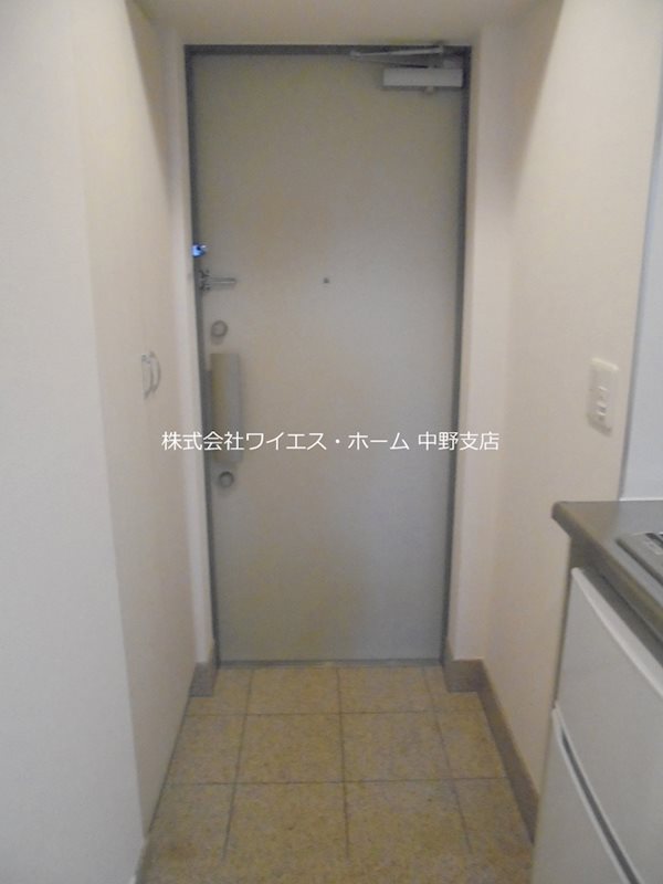 ラクラス新中野 玄関