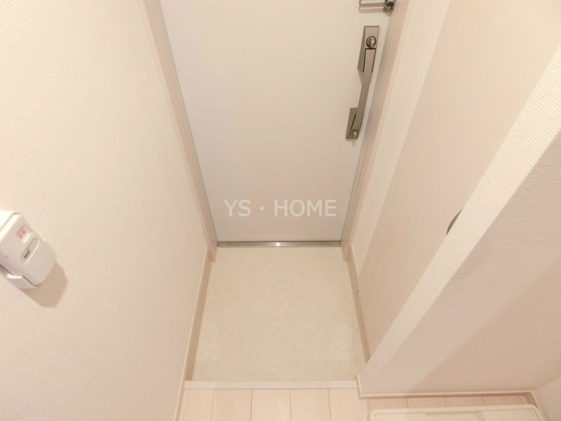 リブリ・小川西町 玄関