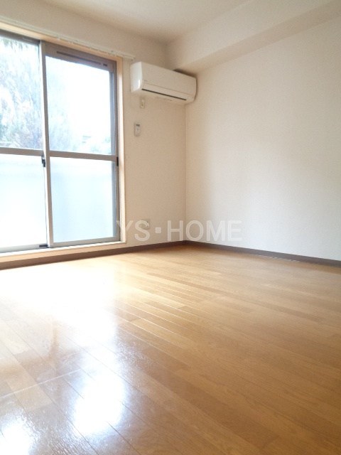 ライトガーデンⅤ　(Light Garden V)    リビング