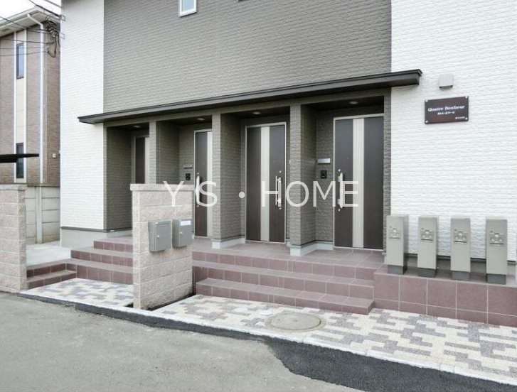 カトル・ボヌール 玄関