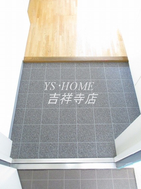 フレール上井草 玄関