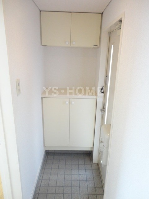 フロンティアファイブ 玄関