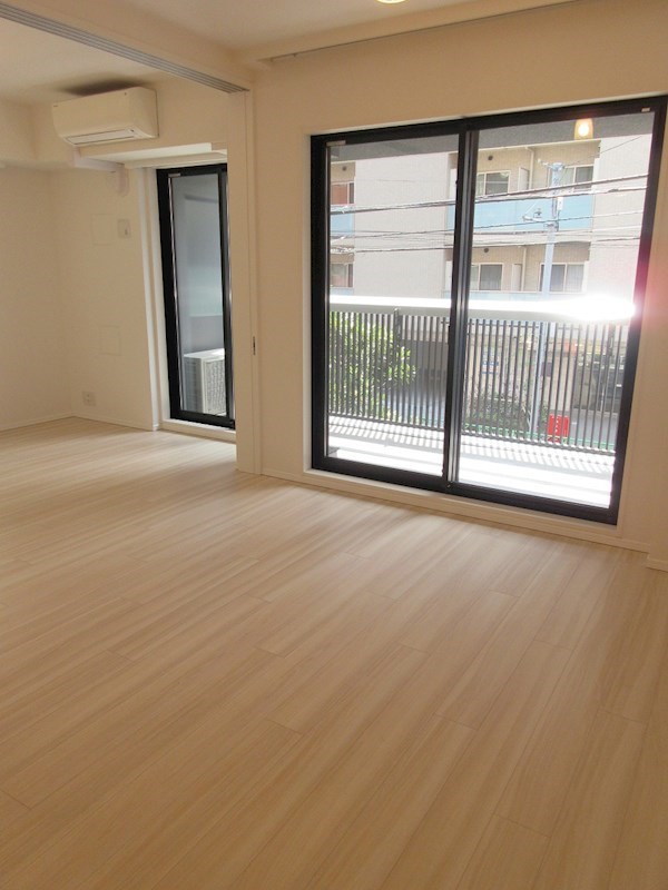 ミリアレジデンス中野坂上 リビング