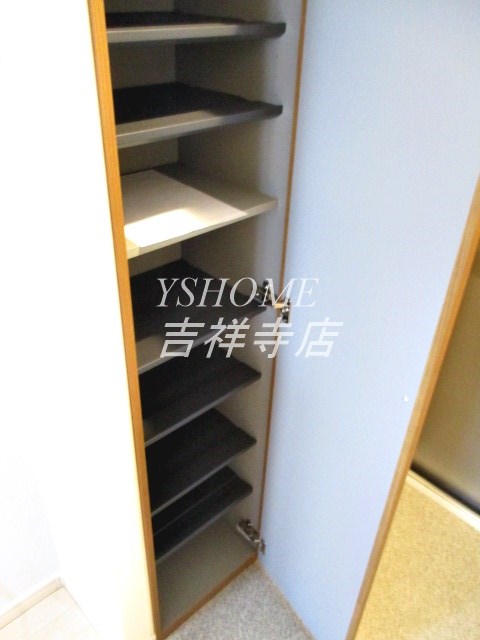 マルベリーコート 玄関