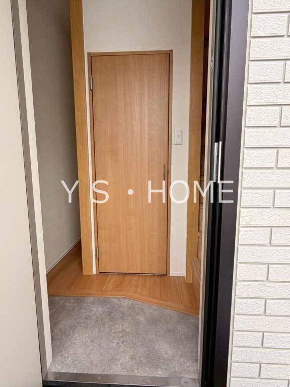 グランパレス国立 玄関