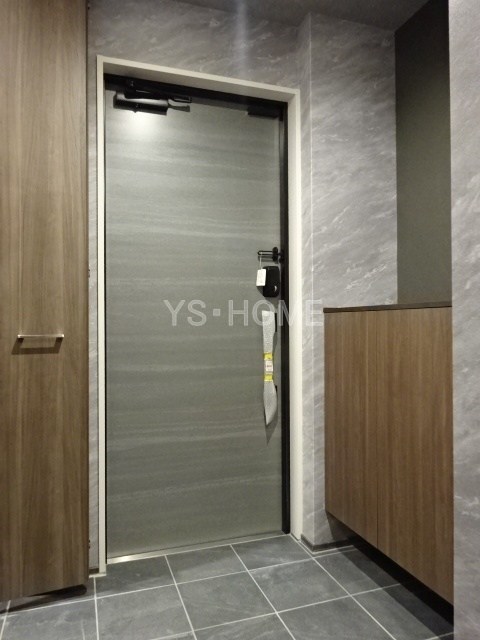 La vie Radieuse（ラ　ヴィ　ラディユズ） 玄関