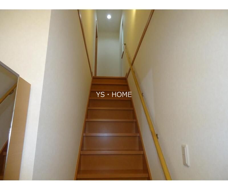 カーサ中井 玄関