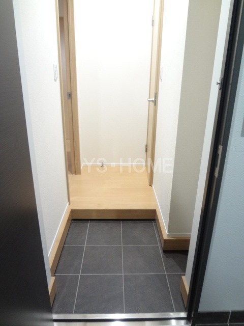 NOVELOGIKUBO A　ノベルオギクボエー 玄関