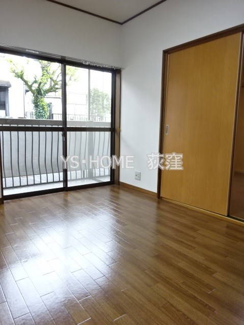 ハイツ・フォーレスト   リビング