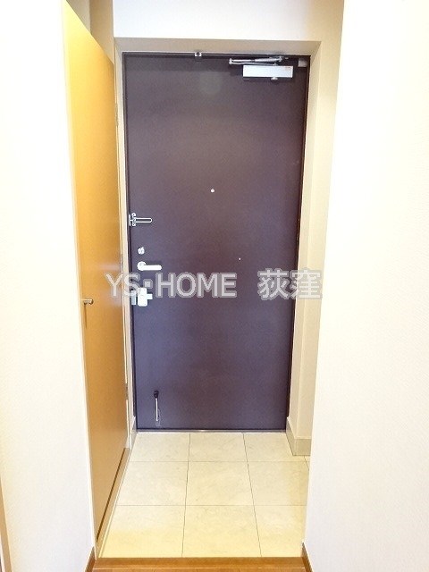 ガーデン西荻窪  玄関