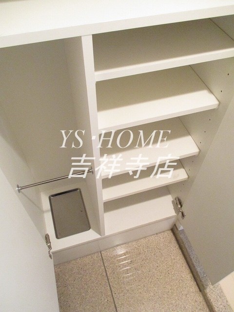 メインステージ西荻窪Ⅱ 玄関