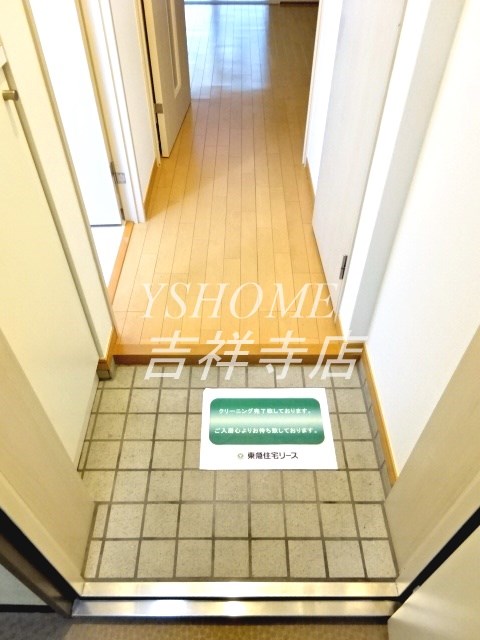 プレミール松庵 玄関