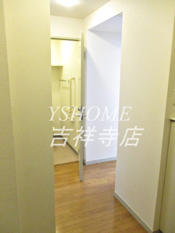 ハイエスト荻窪 玄関