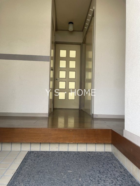 青木タウンハウス 玄関