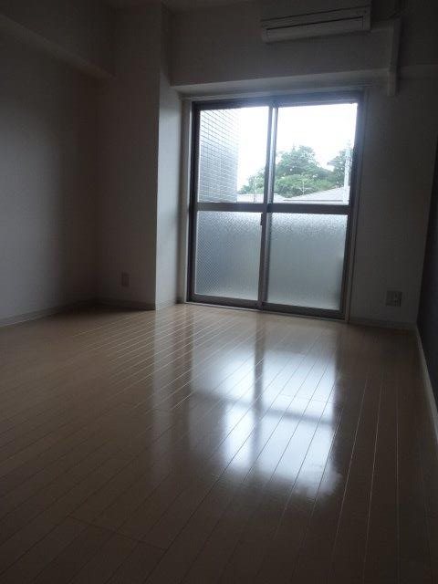 パインニードル　　 リビング