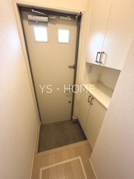 Fairway Court 玄関